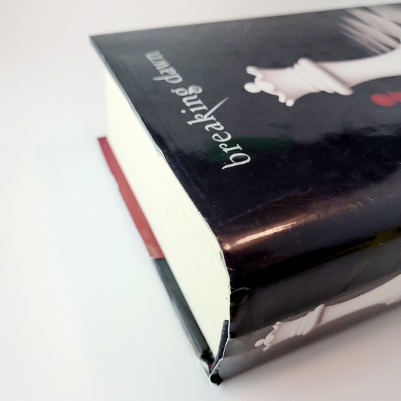 Breaking Dawn, The Twilight Saga Book 4 (Hardcover) - Picture 7 of 11